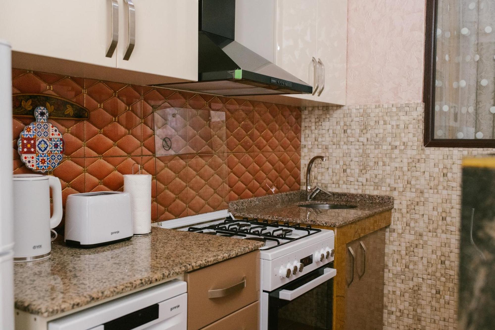 Ekaterine'S Apartments バトゥーミ エクステリア 写真