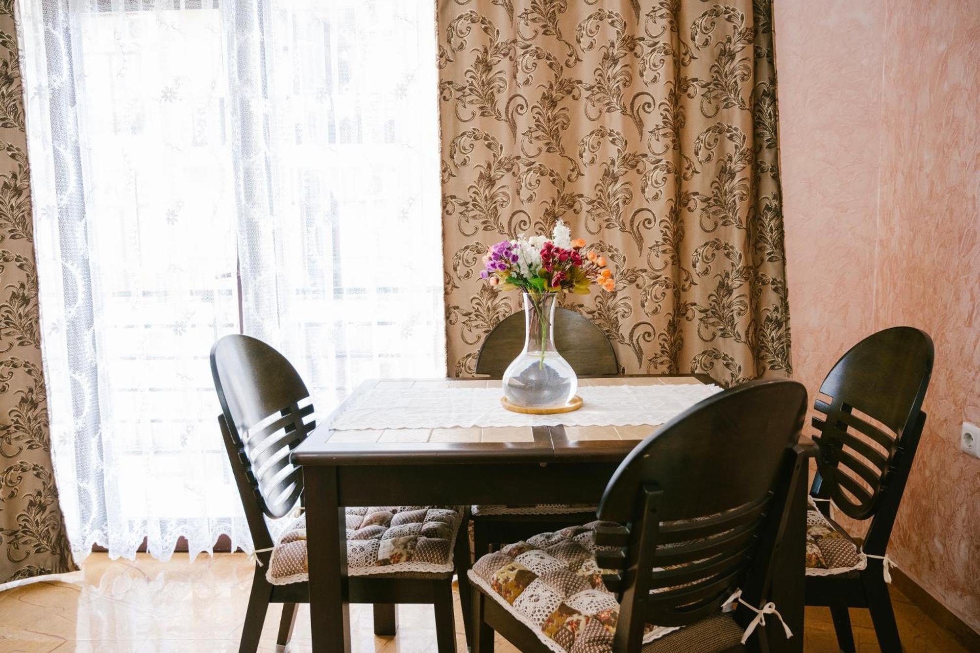 Ekaterine'S Apartments バトゥーミ エクステリア 写真