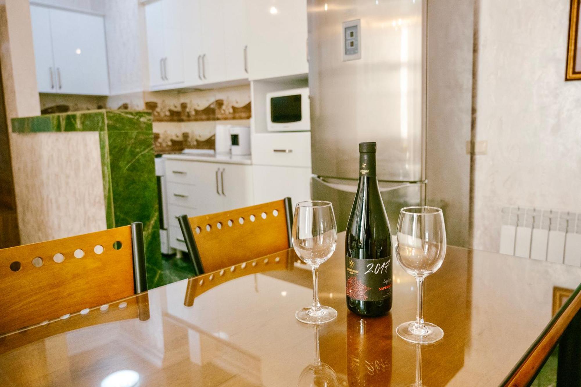 Ekaterine'S Apartments バトゥーミ エクステリア 写真